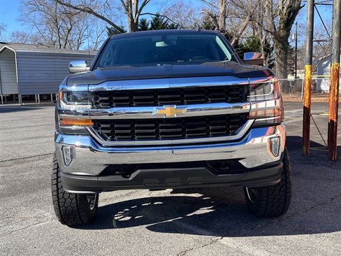 Used 2018 Chevrolet Silverado 1500 LT w/ All Star Edition image 27