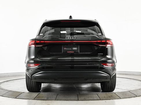 Certified 2025 Audi Q6 e-tron Prestige AWD/4WD image 7