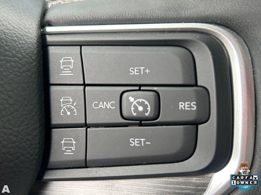 Used 2024 Jeep Wagoneer Series II w/ Flexible Seating Group RWD image 31