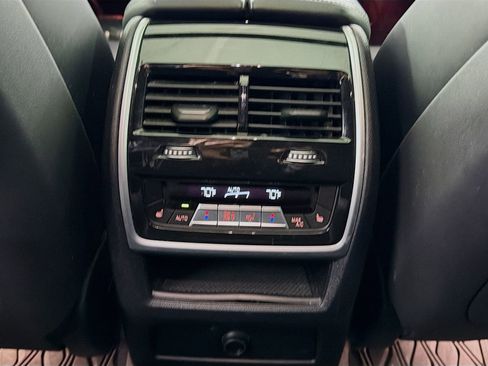 Used 2022 BMW X6 xDrive40i w/ Executive Package image 27