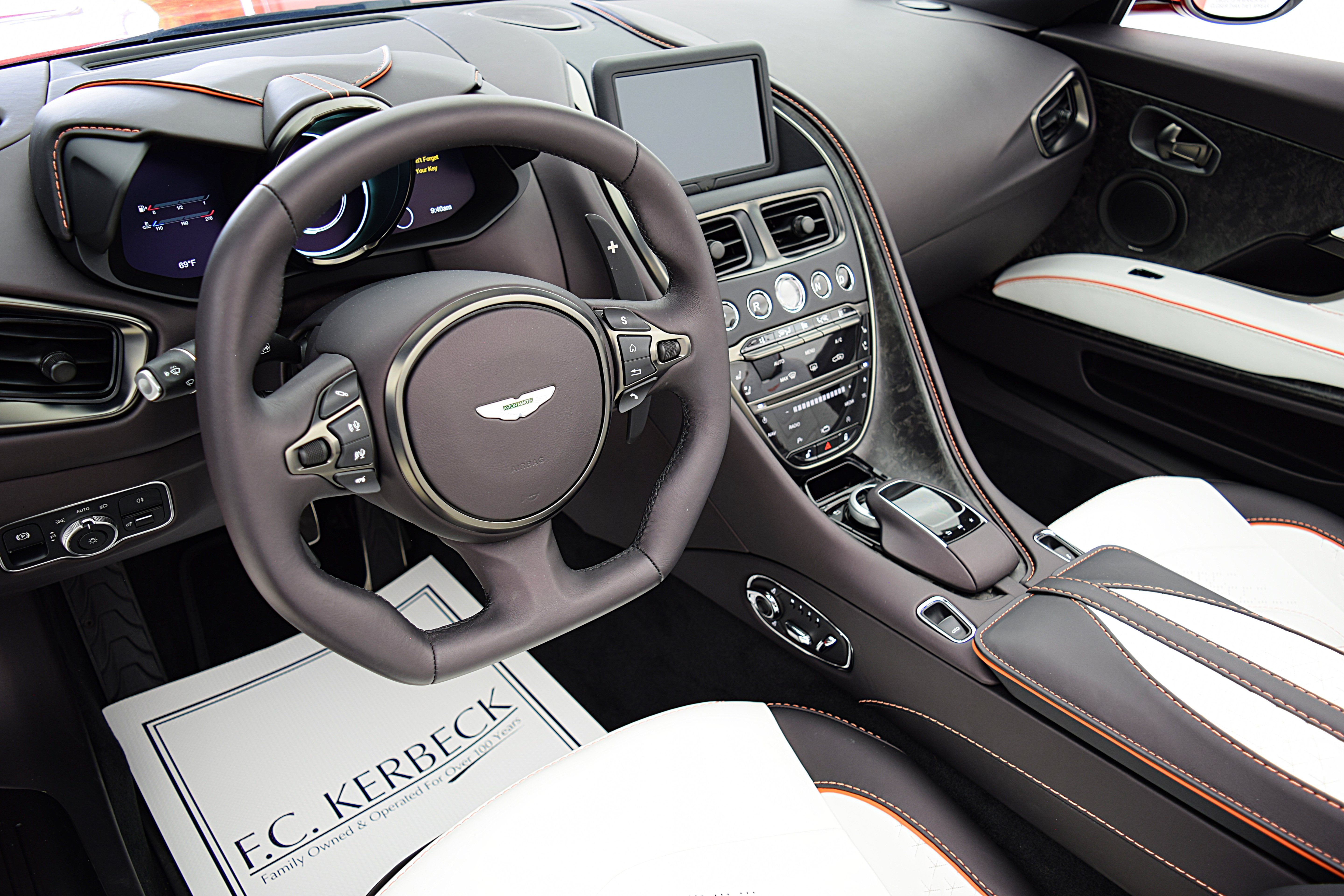 Used 2023 Aston Martin DBS Superleggera Volante RWD image 39