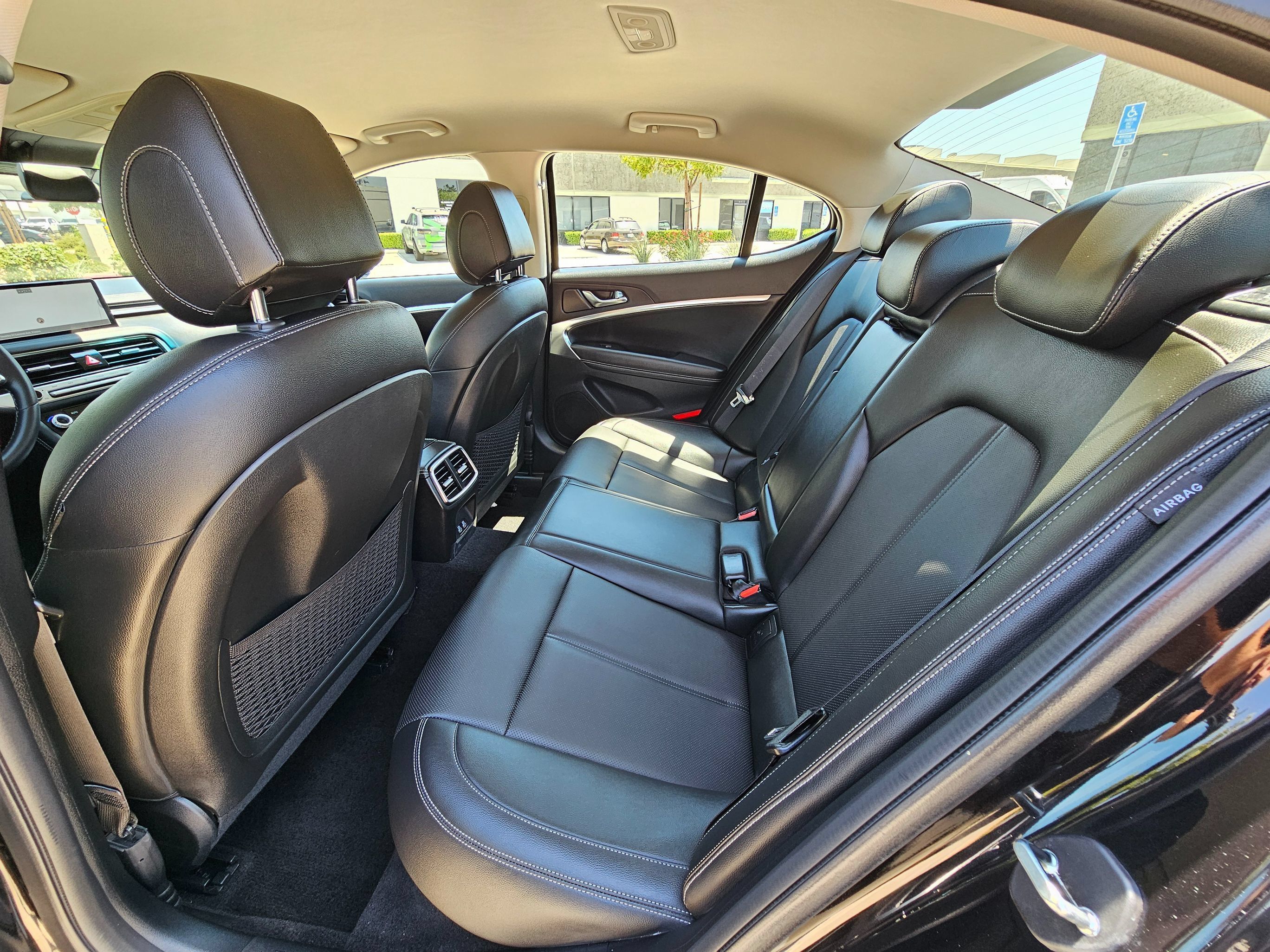 Used 2025 Genesis G70 2.5T RWD image 18