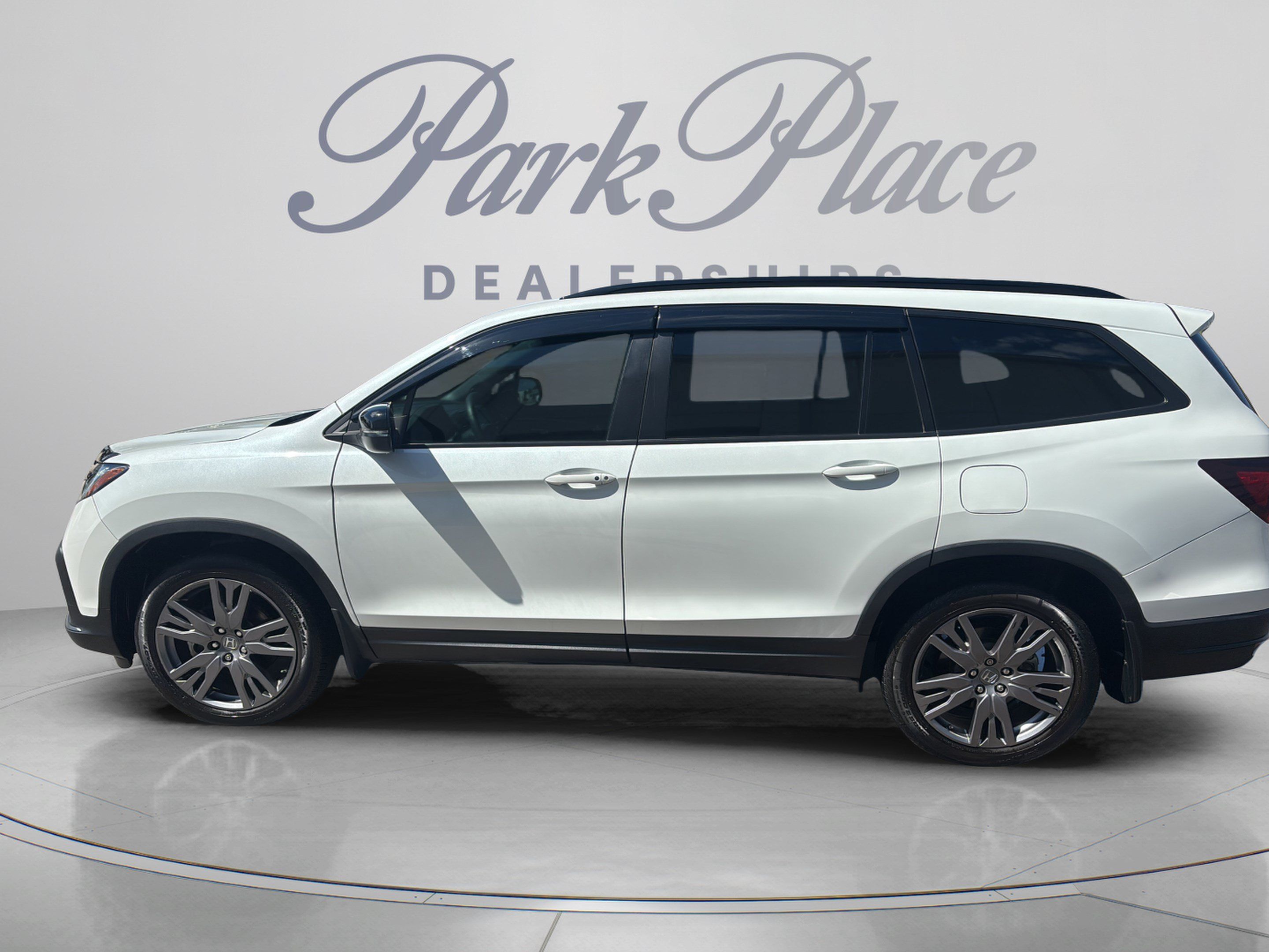 Used 2022 Honda Pilot Sport image 2