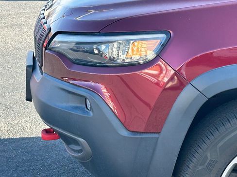 Used 2019 Jeep Cherokee Trailhawk w/ Cold Weather Group image 12