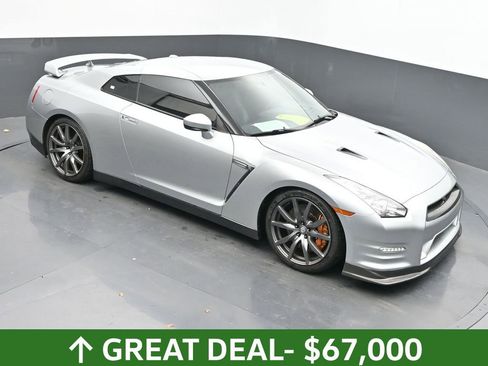 Used 2012 Nissan GT-R Premium image 38