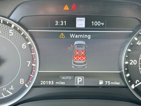 Used 2022 Nissan Armada Platinum w/ Captain's Chairs Package AWD/4WD image 15