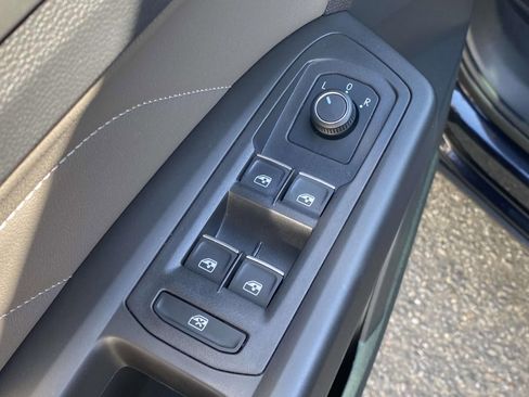 Used 2023 Volkswagen Atlas SE w/ Panoramic Sunroof Package FWD image 22