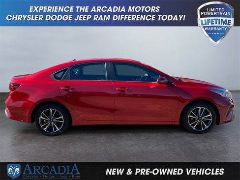 Used 2023 Kia Forte LXS w/ LXS Technology Package image 6