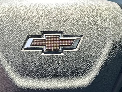 Used 2023 Chevrolet Bolt EUV LT w/ Comfort Package image 17