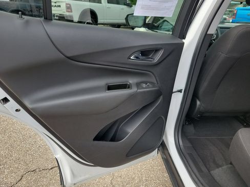 Used 2022 Chevrolet Equinox LT FWD image 15
