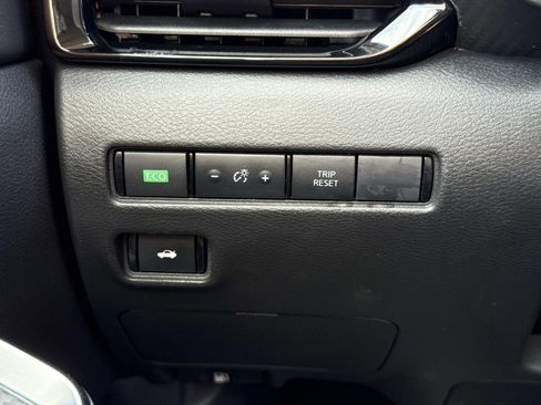 Certified 2025 Nissan Sentra SR image 18