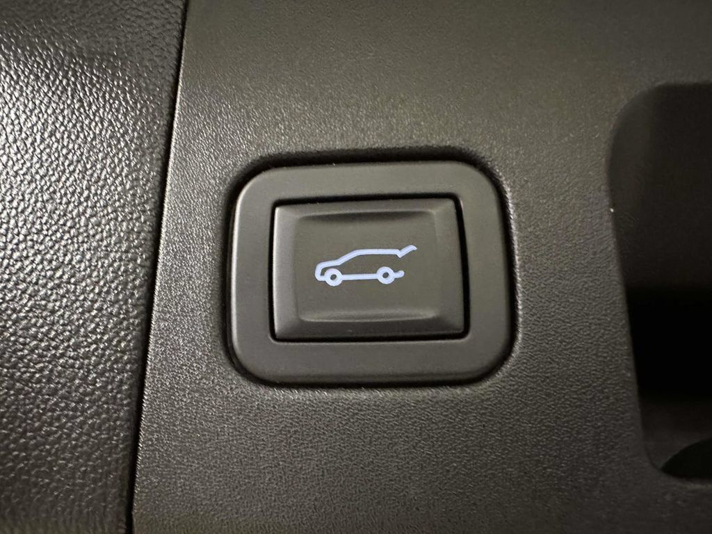 Used 2019 Cadillac XT5 Luxury FWD image 13