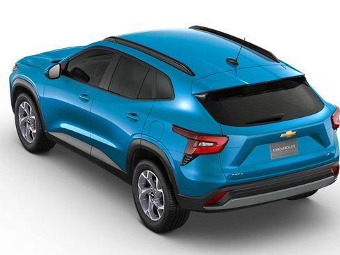 New 2026 Chevrolet Trax LT w/ LT Convenience Package FWD image 2