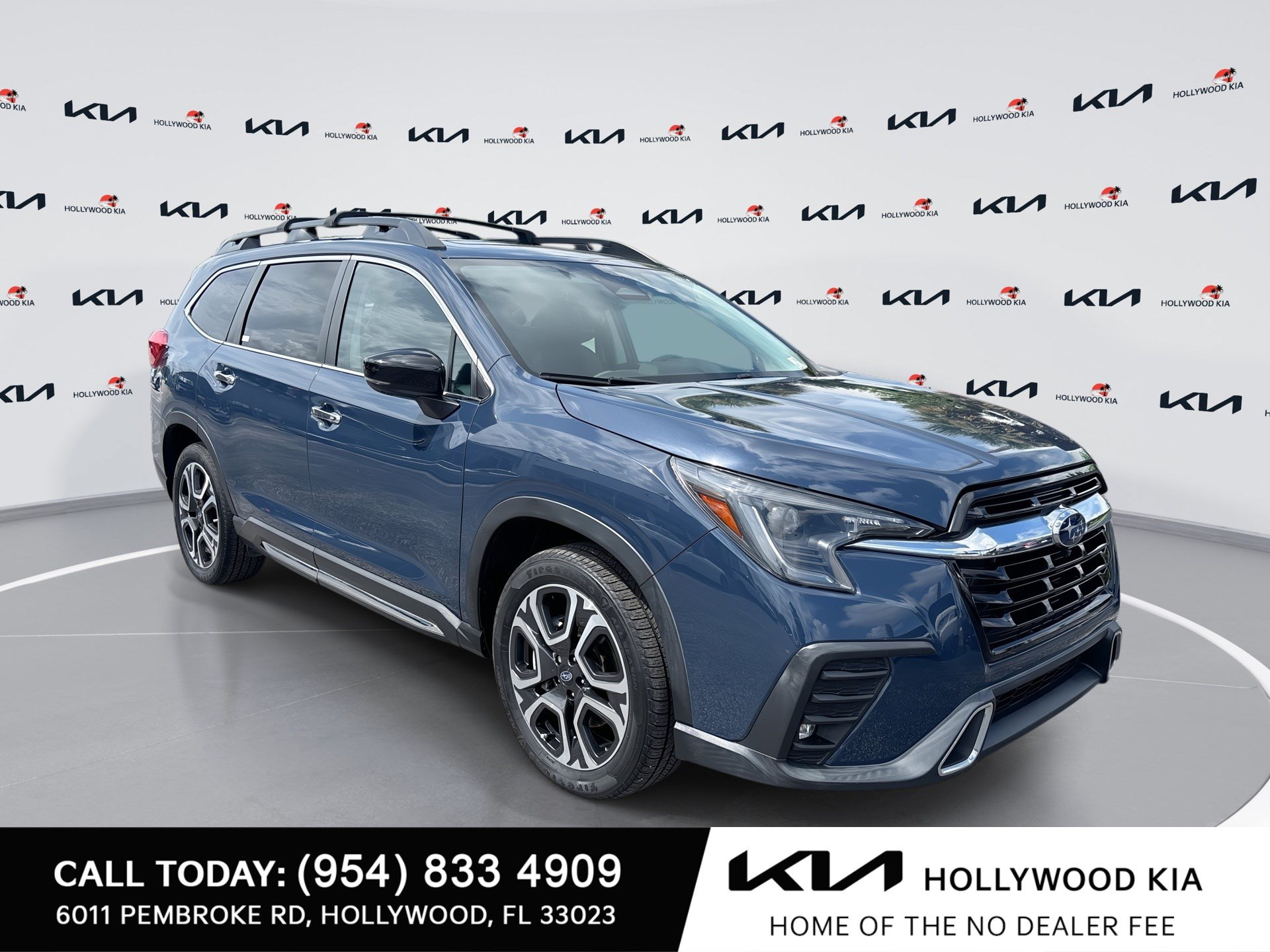 Used 2024 Subaru Ascent Touring AWD/4WD image 1