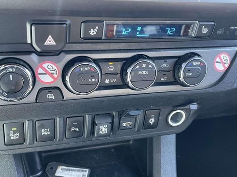 Used 2023 Toyota Tacoma TRD Sport w/ TRD Premium Sport Package image 18