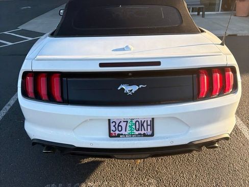 Used 2018 Ford Mustang Premium RWD image 4
