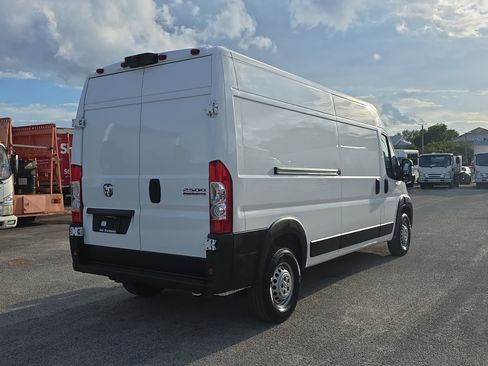 Used 2025 RAM ProMaster 2500 w/ Convenience Group FWD image 7