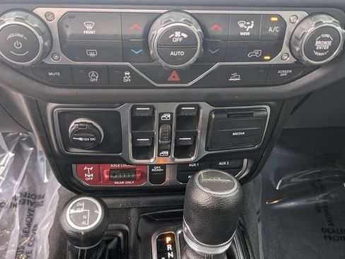 Used 2026 Jeep Gladiator Mojave AWD/4WD image 22