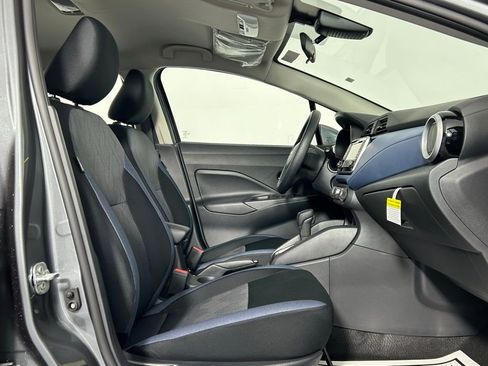Used 2025 Nissan Versa SV w/ Trunk Package FWD image 10
