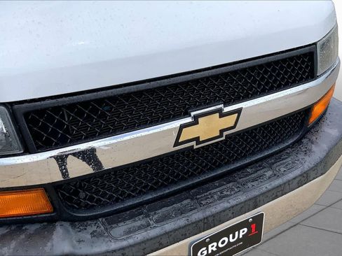Used 2020 Chevrolet Express 2500 LT w/ LT Preferred Equipment Group RWD image 27