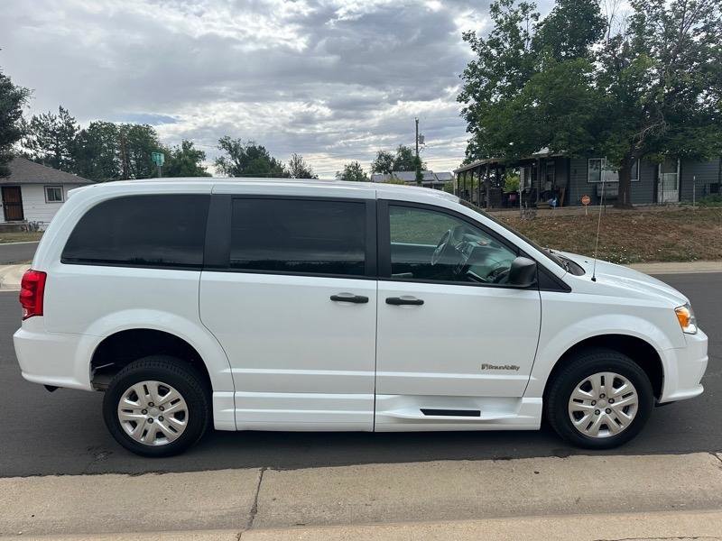Used 2019 Dodge Grand Caravan SE FWD image 7