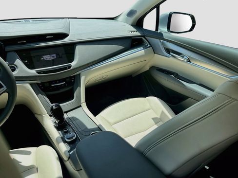 Used 2025 Cadillac XT5 Premium Luxury w/ LPO, Floor Liner Package FWD image 25
