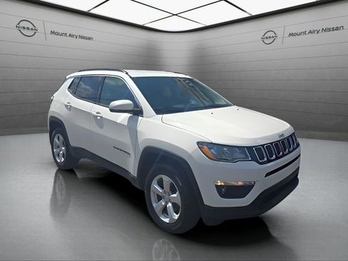 Used 2024 Volkswagen Tiguan SE image 20