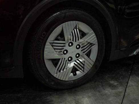 Used 2025 Kia K4 LX image 3