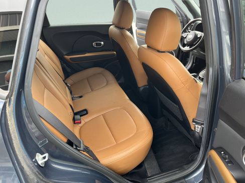Used 2015 Kia Soul ! w/ Sun & Sound Package FWD image 24