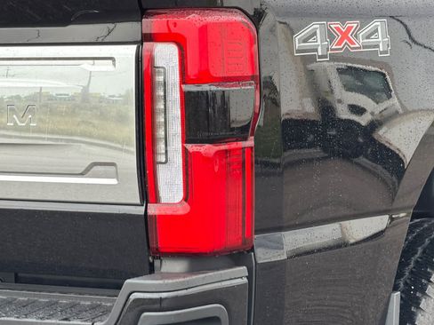 Certified 2025 Ford F350 Platinum w/ Platinum Plus Package AWD/4WD image 27