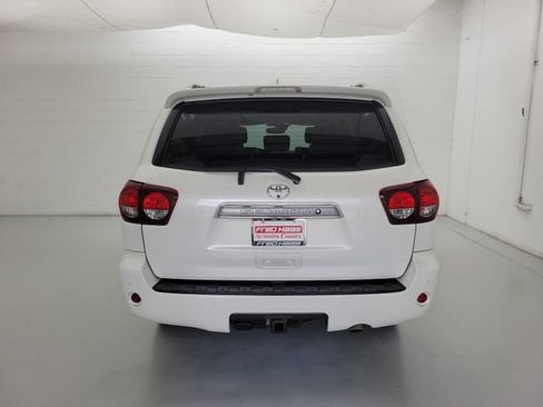 Used 2018 Toyota Sequoia Platinum RWD image 6