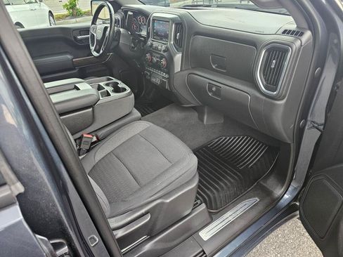 Used 2020 Chevrolet Silverado 1500 LT w/ Convenience Package AWD/4WD image 11