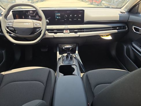 New 2026 Kia K4 FWD image 12