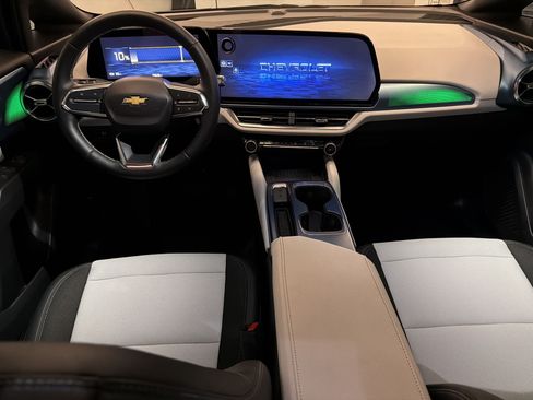 Used 2024 Chevrolet Equinox EV LT FWD image 15