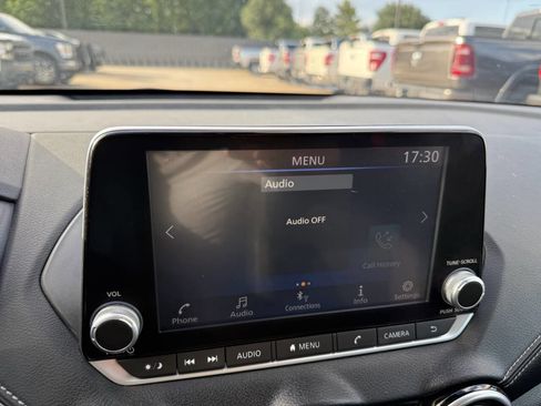 Used 2022 Nissan Sentra SV FWD image 25