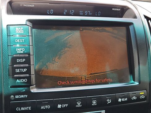 Used 2011 Toyota Land Cruiser w/ Upgrade Pkg AWD/4WD image 21