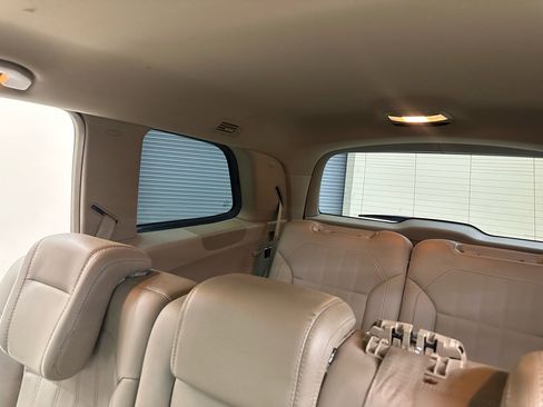 Used 2016 Mercedes-Benz GL 450 GL450 4MATIC w/ Premium I Package image 40