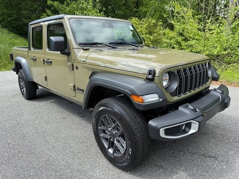 New 2025 Jeep Gladiator Sport image 5