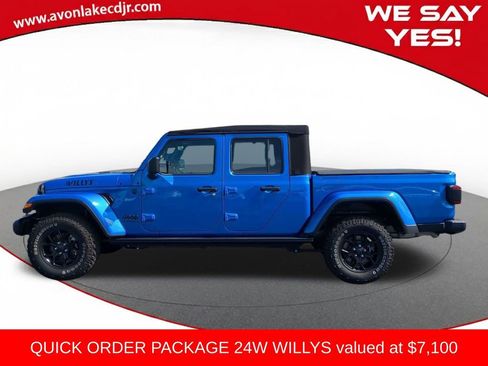 Used 2024 Jeep Gladiator Sport image 3