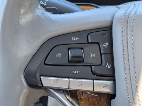 Used 2021 Cadillac Escalade ESV Premium Luxury Platinum RWD image 27