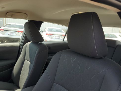 Used 2025 Toyota Corolla LE image 16