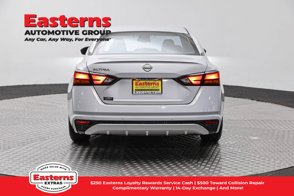 Used 2024 Nissan Altima 2.5 S FWD image 7