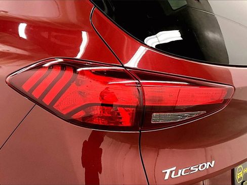 Used 2019 Hyundai Tucson SE image 23