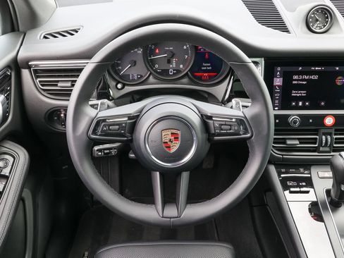 Certified 2026 Porsche Macan AWD/4WD image 13