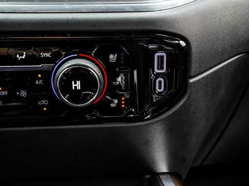 Used 2024 Chevrolet Silverado 1500 High Country w/ Technology Package image 23