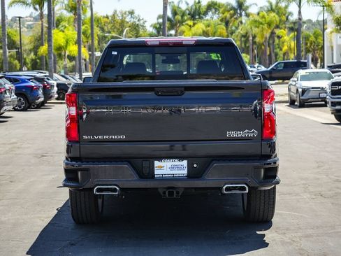 Used 2023 Chevrolet Silverado 1500 High Country w/ High Country Premium Package AWD/4WD image 5