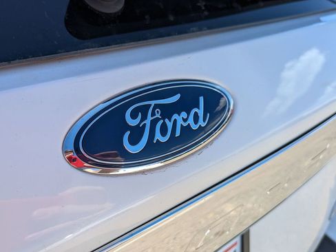 Used 2022 Ford Explorer XLT w/ Equipment Group 202A image 25