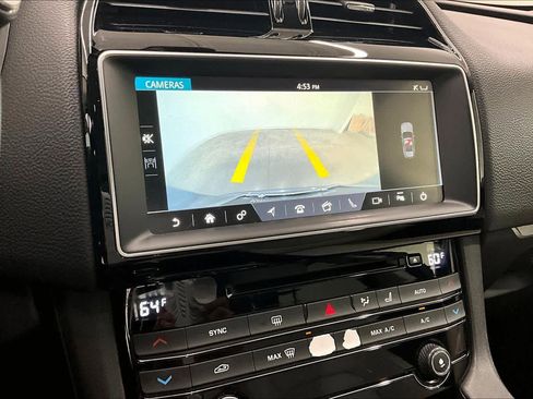 Used 2017 Jaguar F-PACE Prestige image 32