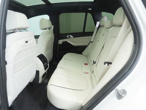 Used 2021 BMW X5 sDrive40i w/ Luxury Seating Package 2 image 22