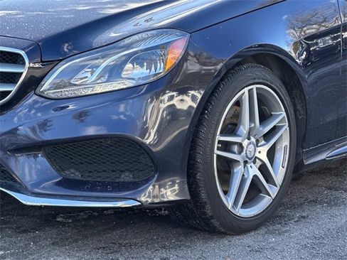 Used 2014 Mercedes-Benz E 350 4MATIC Sedan image 7